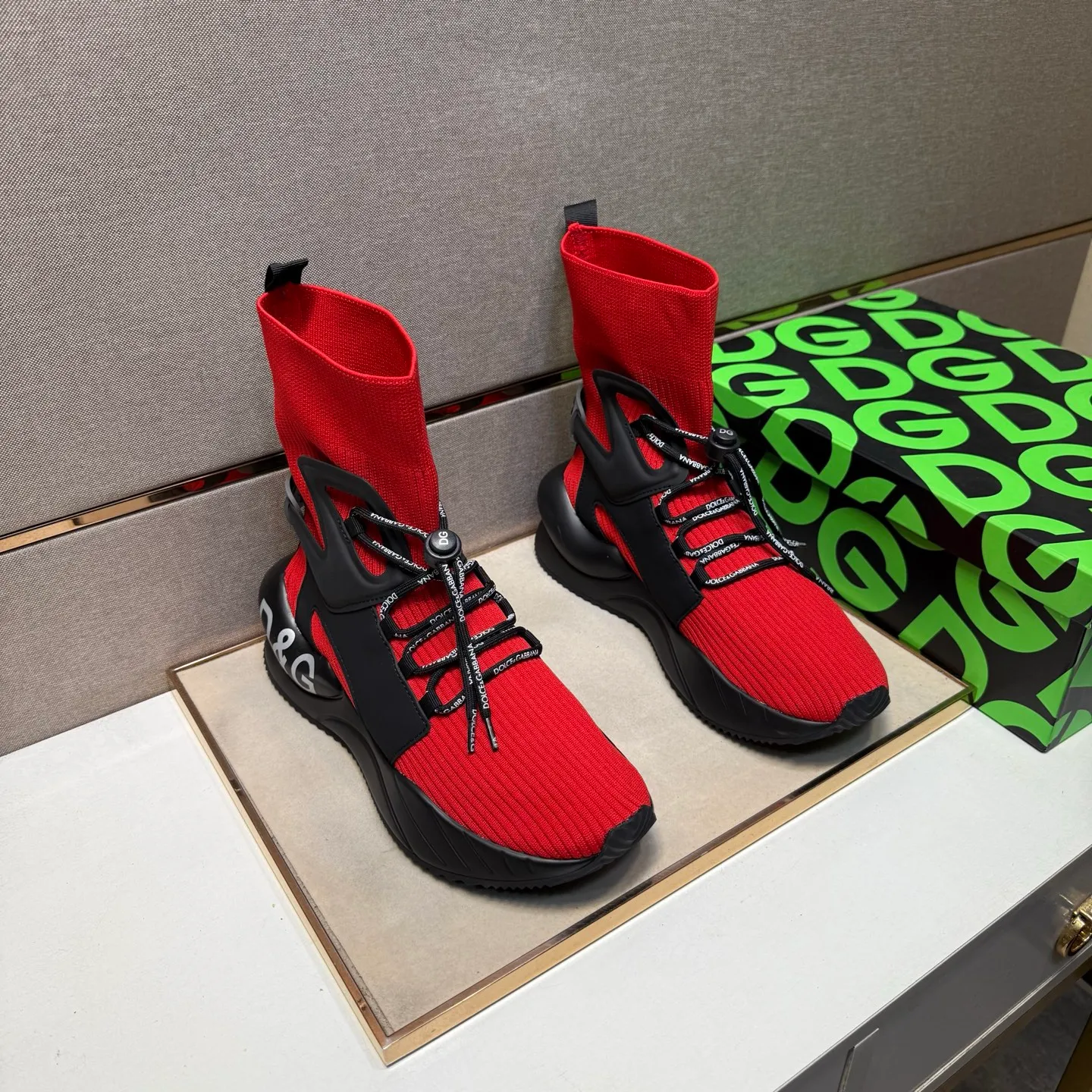 ⬛️Men's men's shoes💰p420【DG～】couple casual shoes 2025z cabinet sales simultaneously 🔶Size: 36-44 #️⃣ 🔷2 colors🔜The upper is made of multi-material splicing➕Mesh lining, comfortable and breathable, sole: original comfortable and wear-resistant outsole, ⚠️real thing📱photographed🎬real thing is better📢📢📢